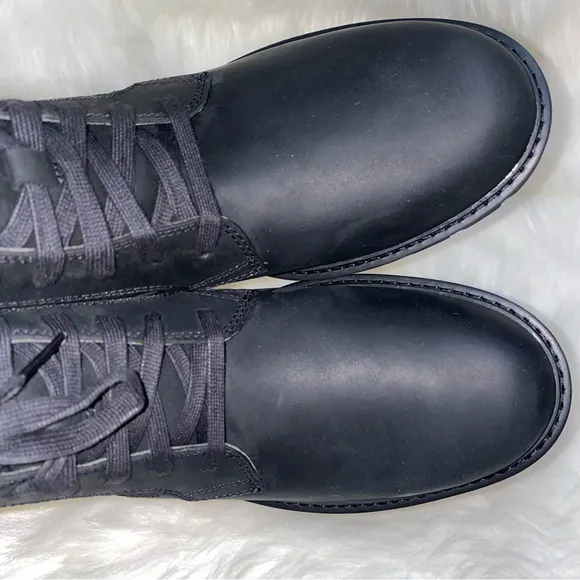 UGG Boots Everdeen lace New in box woman
