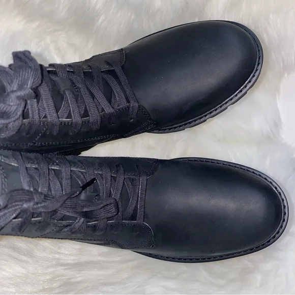 UGG Boots Everdeen lace New in box woman