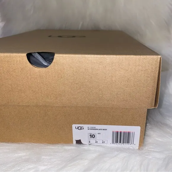 UGG Boots Everdeen lace size 10 woman New in box