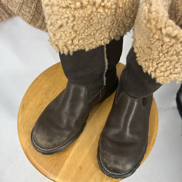 UGG Brooks Tall Leather Shearling Flat Boots 5490 Size 6 Women’s