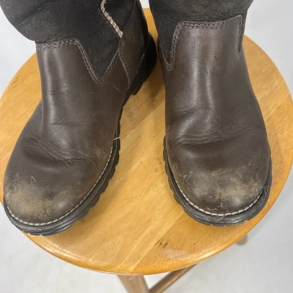 UGG Brooks Tall Leather Shearling Flat Boots 5490 Size 6 Women’s