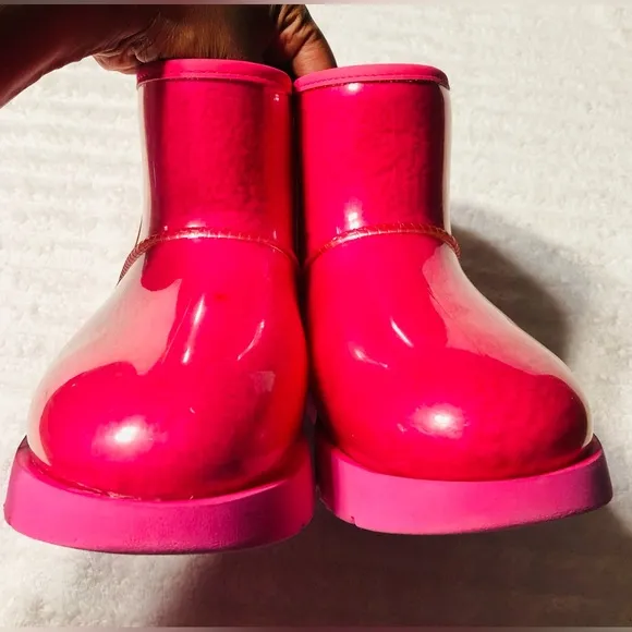 UGG Classic Mini Waterproof Clear Hot Pink Ankle Boots. Size 7