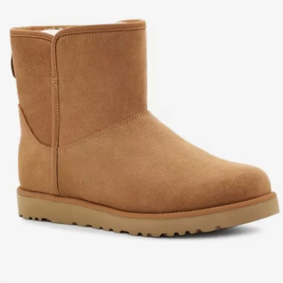 UGG Cory |I Genuine Shearling Lined Boots Sz9.5 in chestnut suedeBrand New