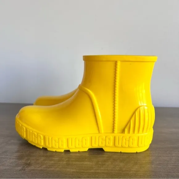 Ugg Drizlita Kids Boot Size 2 SKU#243075