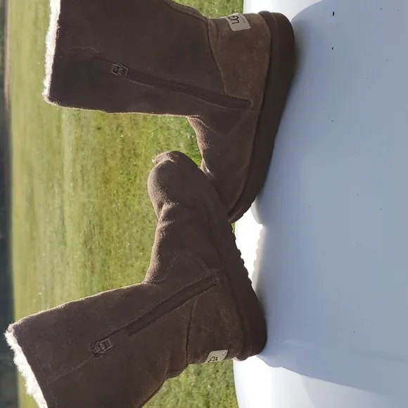 Ugg girls tall boots 13