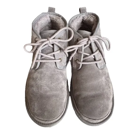Ugg Grey Chukka Lace Up Ankle Neumel Booties Sz 9 Shearling Lined Shoes