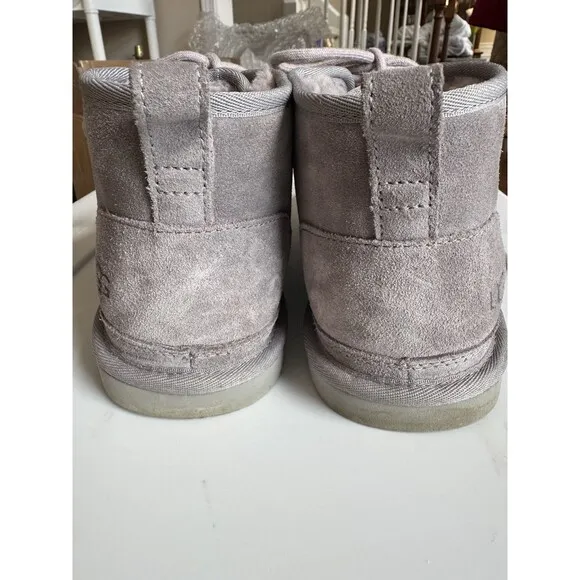 Ugg Grey Chukka Lace Up Ankle Neumel Booties Sz 9 Shearling Lined Shoes
