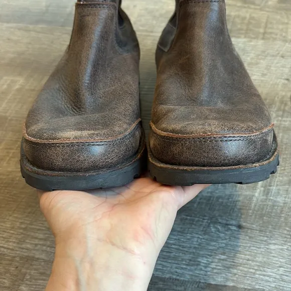 UGG Herrick Boots Men’s 11 Brown Rugged Leather S/N 3032 Ankle Boots