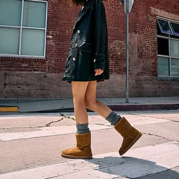UGG Koolaburra Women's Chestnut Koola Short Flat Heel Winter Boots Sz 9