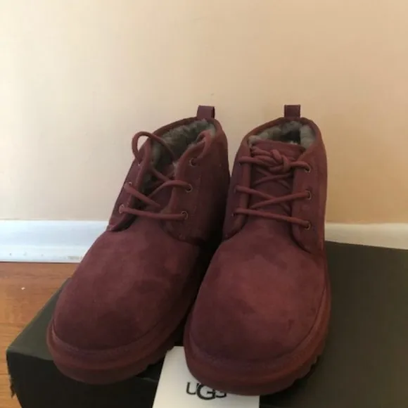 UGG Neumel Chukka Suede Boot. Size: 12