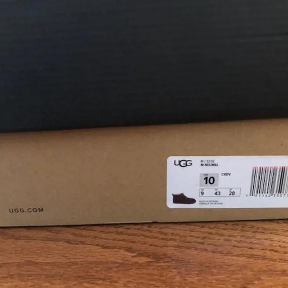UGG Neumel Chukka Suede Boot. Size: 12