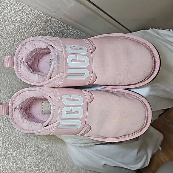 UGG  Neumel II Slip-on Booties