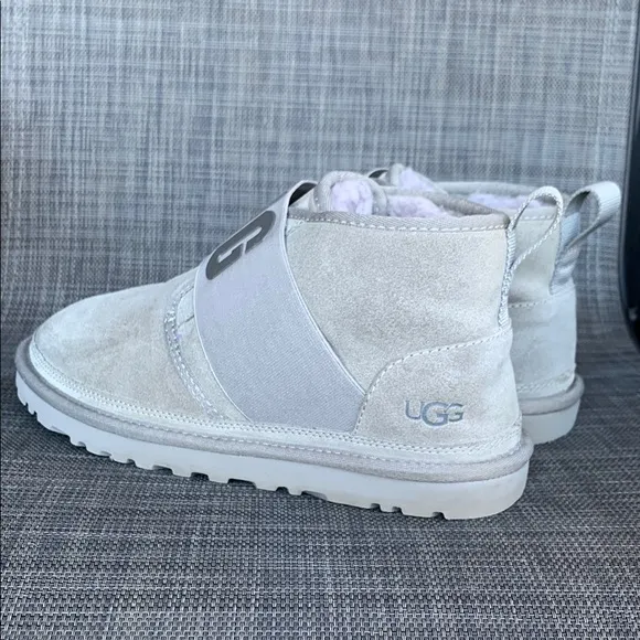 UGG Neumel ll Graphic Gray Suede Boots Winter shoes Women’s size 8