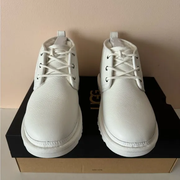 UGG Neumel Pebbled Leather Chukka Boot. Size: 9, 10