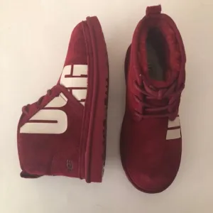 UGG Neumel Suede Leather Red Chopd Split Chukka Boot. Size: 7, 8