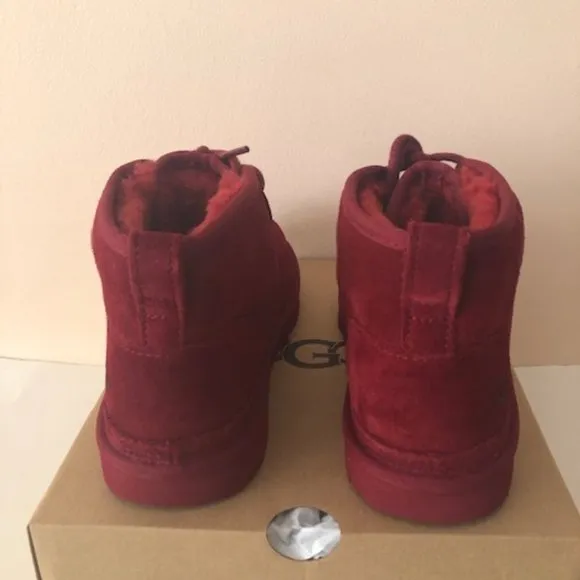 UGG Neumel Suede Leather Red Chopd Split Chukka Boot. Size: 7, 8