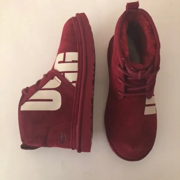 UGG Neumel Suede Leather Red Chopd Split Chukka Boot. Size: 7, 8