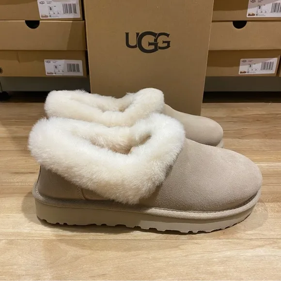 UGG | Nita Ultra Mini Bootie Closed Back Slippers SAND NEW