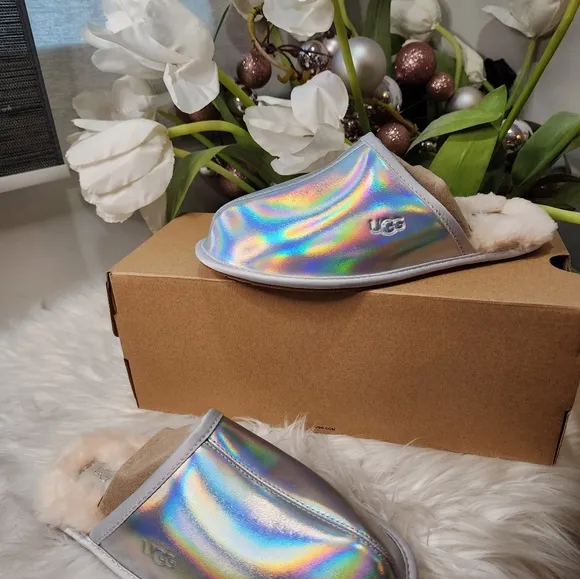 Ugg Pearle Iridescent women's Shoes size7 new
