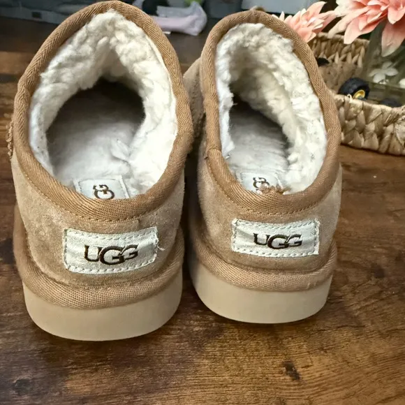 UGG Tan Suede Slip-On Women Shoes size (9)