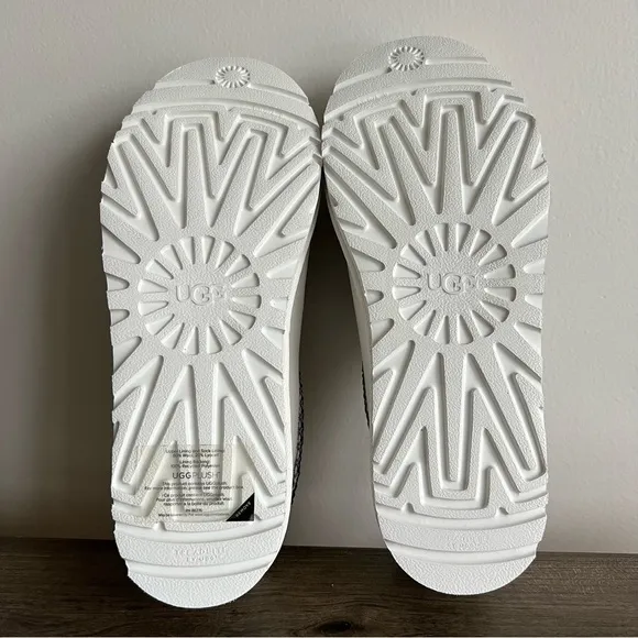 Ugg Tasman Chopd Men’s White Black Lined Shoe Size 9 #B1572