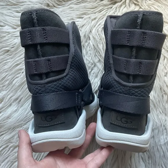 UGG x Teva Dark Gull Gray Sheepskin Hybrid Open Toe Fur Lined Boot EUC Size 8.5