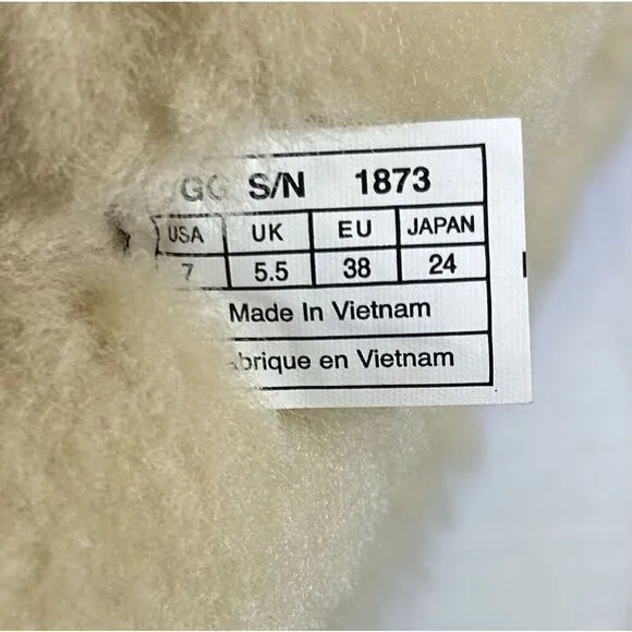 UGG Women's Tan Bailey Button Triplet Sheepskin Winter Boots 7