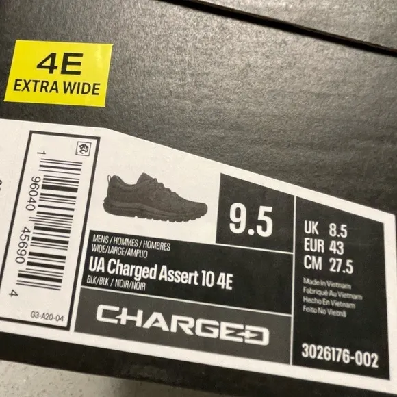 Under Armour Charges Asset 10 Running Shoes Black Sz 9.5 (4E Extra Wide) NIB