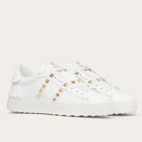 Valentino Rockstud Untitled Open in White Size 8.5.