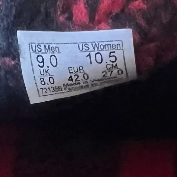VANS Cozy Hug Unisex Slip On Shoe Size 9 or 10.5 #093