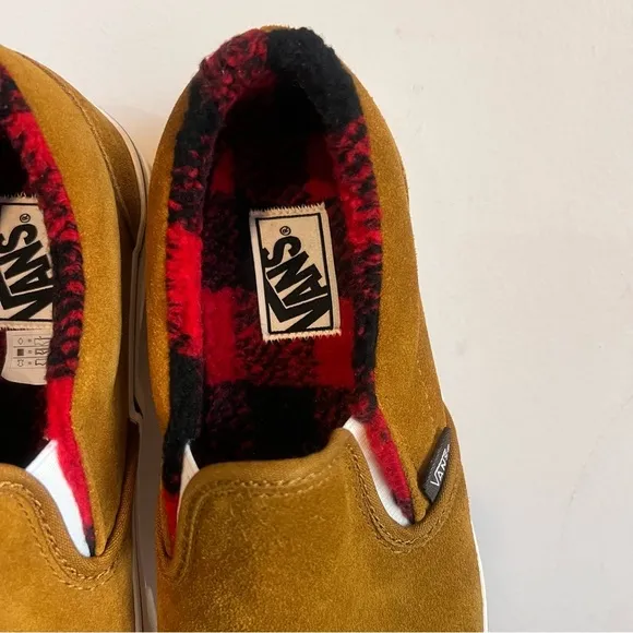 VANS Cozy Hug Unisex Slip On Shoe Size 9 or 10.5 #093
