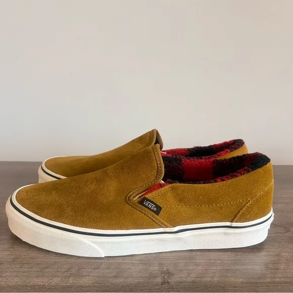 VANS Cozy Hug Unisex Slip On Shoe Size 9 or 10.5 #093