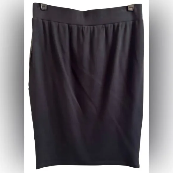 VELVET BY GRAHAM &amp; SPENCER Distressed Leatherette Miniskirt Silvery Black M✨NWT✨