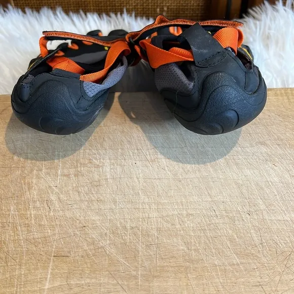 Vibram 5 Fingers M1483 Barefoot Shoes