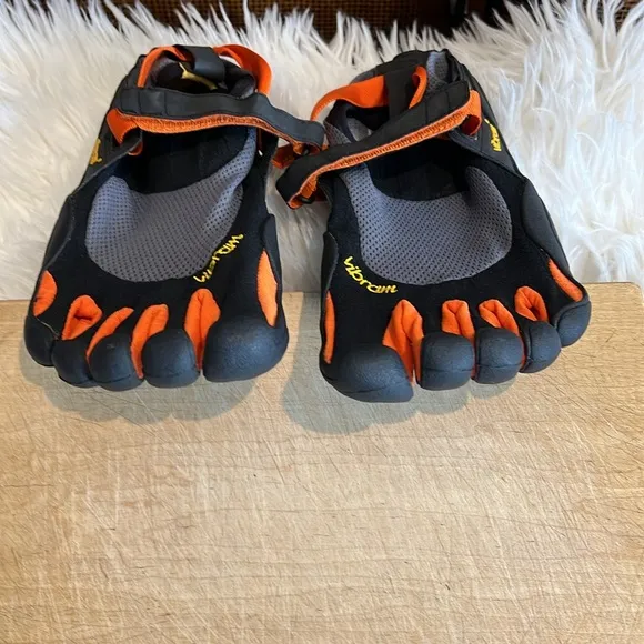 Vibram 5 Fingers M1483 Barefoot Shoes