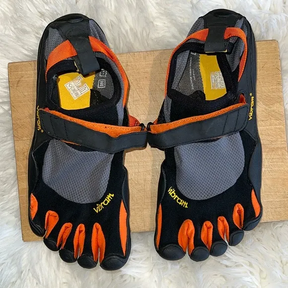 Vibram 5 Fingers M1483 Barefoot Shoes