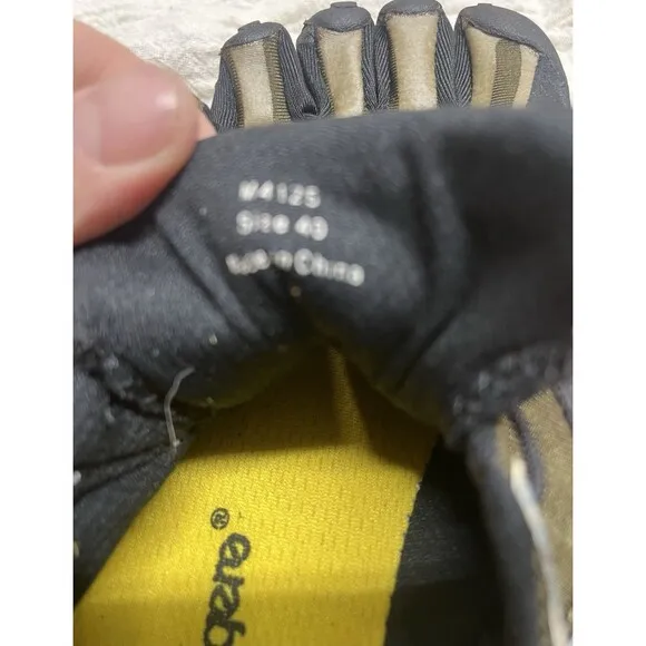 Vibram Five Fingers - Size 40 Men’s Size 7