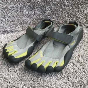 Vibram Men’s KSO FiveFingers Gray and Green Running Shoes size 41