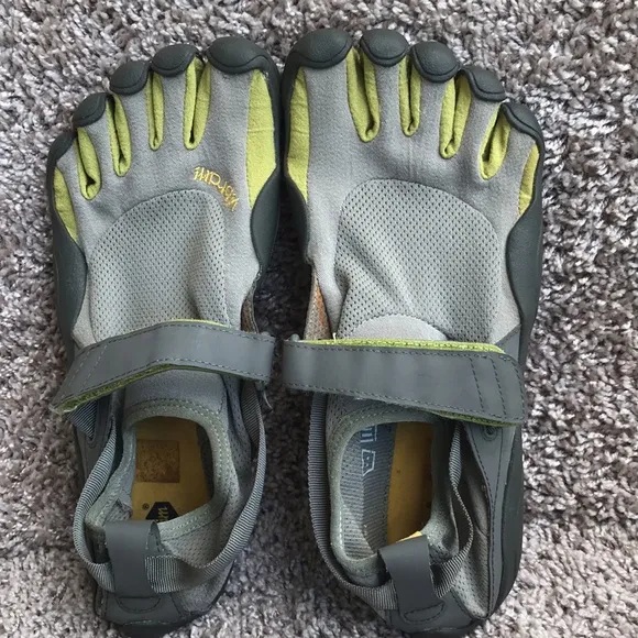 Vibram Men’s KSO FiveFingers Gray and Green Running Shoes size 41