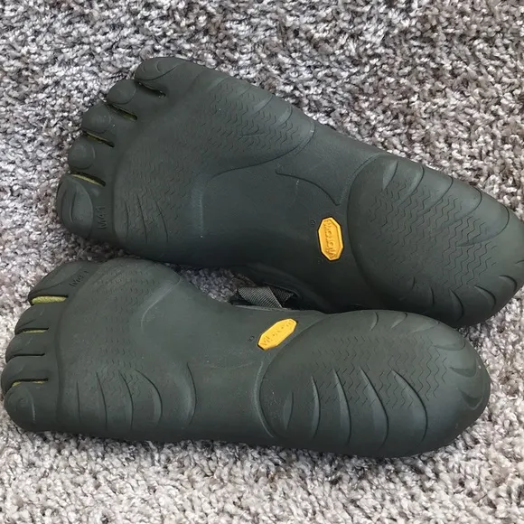 Vibram Men’s KSO FiveFingers Gray and Green Running Shoes size 41