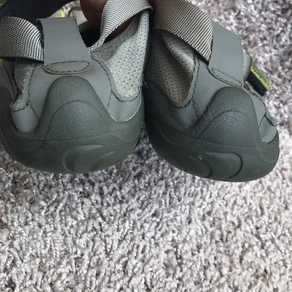 Vibram Men’s KSO FiveFingers Gray and Green Running Shoes size 41