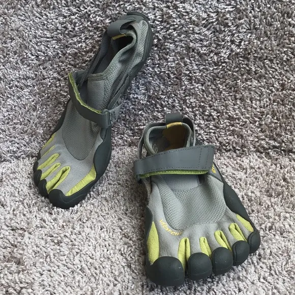 Vibram Men’s KSO FiveFingers Gray and Green Running Shoes size 41