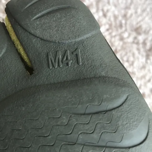 Vibram Men’s KSO FiveFingers Gray and Green Running Shoes size 41