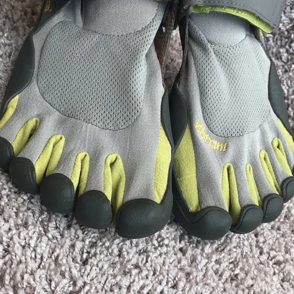 Vibram Men’s KSO FiveFingers Gray and Green Running Shoes size 41
