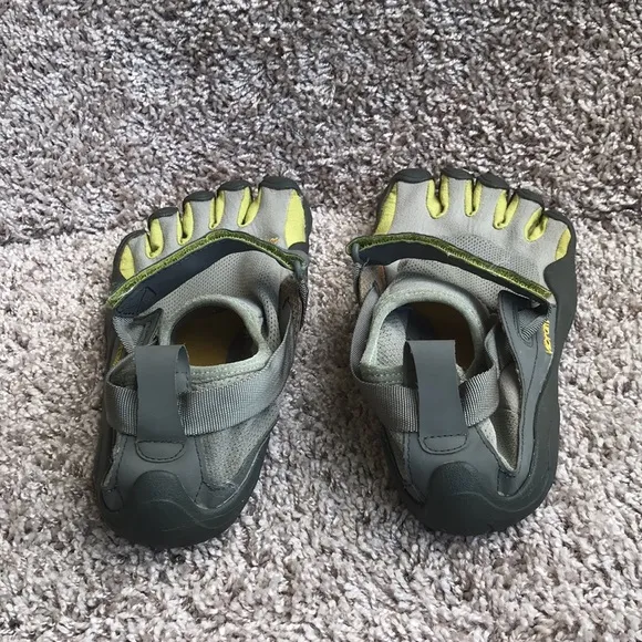 Vibram Men’s KSO FiveFingers Gray and Green Running Shoes size 41