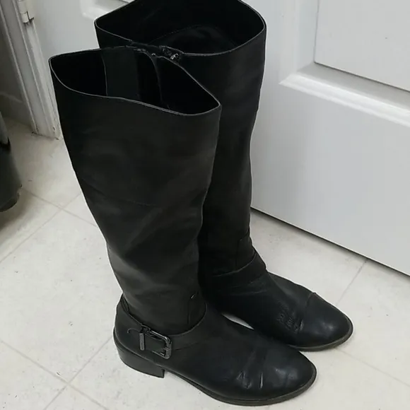 VINCE CAMUTO black leather tall knee boots leisha