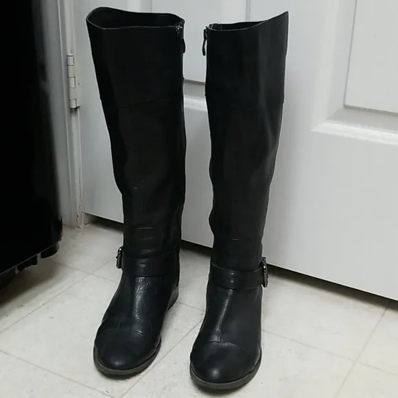 VINCE CAMUTO black leather tall knee boots leisha