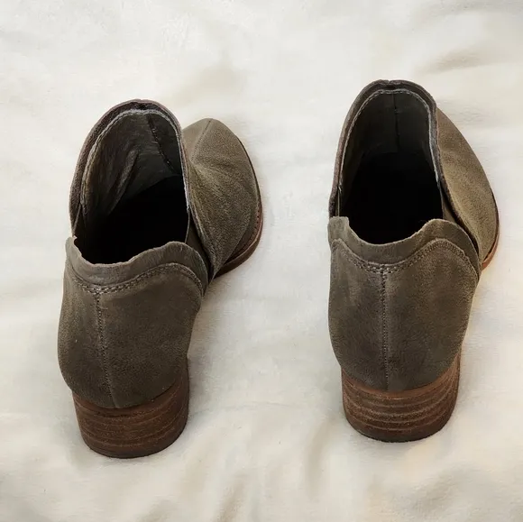 Vince Camuto Carlal Taupe Leather Booties Luxury Silk Goat Texture Ankle Boots