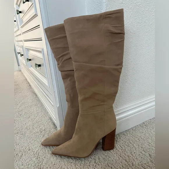 Vince Camuto Derika LeatherBoot. Size 5/35