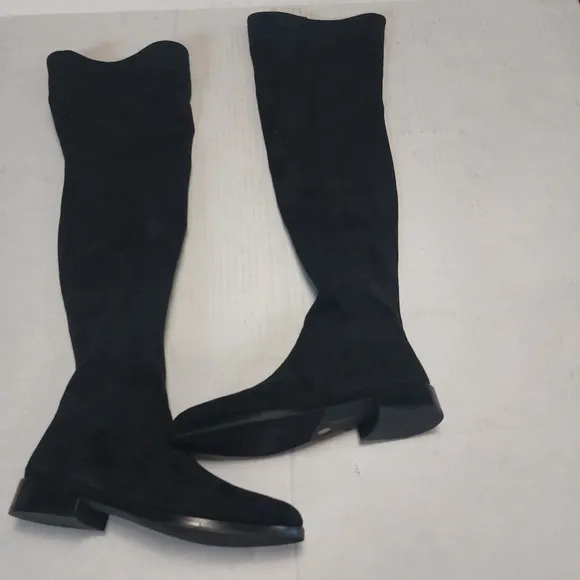 Vince Camuto Hailie Black Pointed Toe Over The Knee Suede Boots Size 5M
